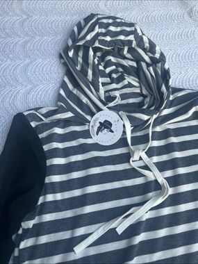 New - fall colors & cute style !  Striped Hooded Pullover - Gray & White
